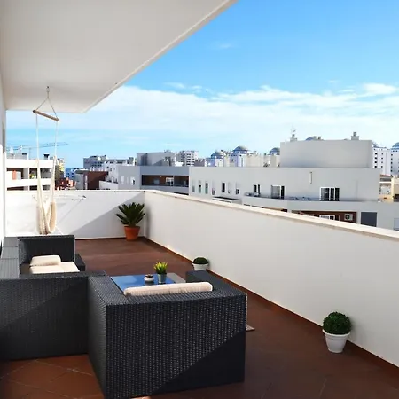 Апартаменты Clem Terrace Flat *